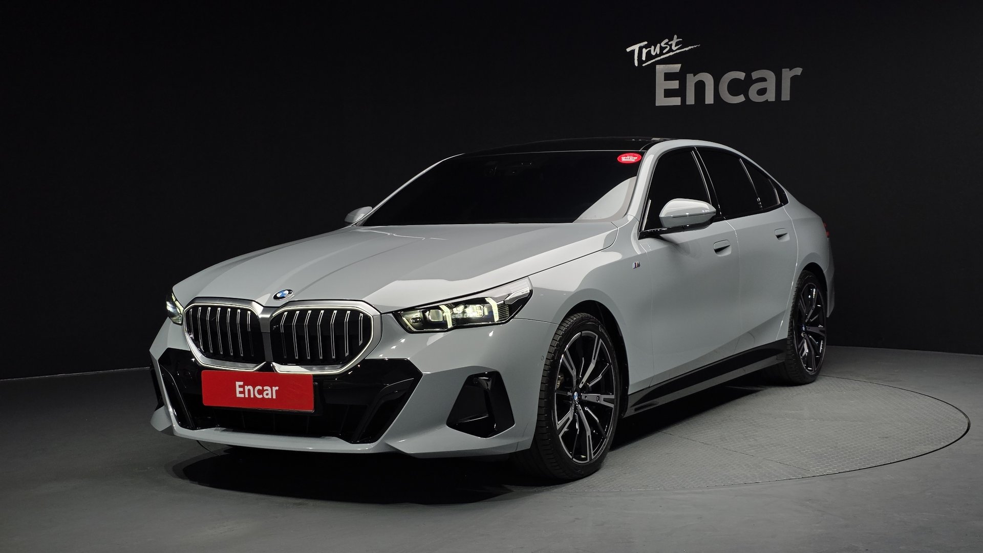 BMW 5 SERIES - View 1