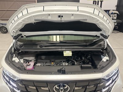 2026 Toyota ALPHARD photo 3