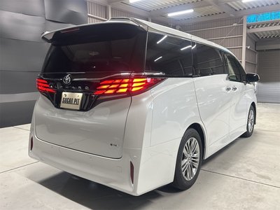 2026 Toyota ALPHARD photo 8