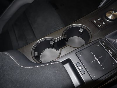 2023 Lexus IS — миниатюра 17
