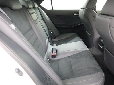 2023 Lexus IS — миниатюра 11