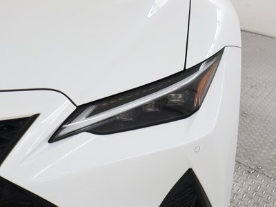 2023 Lexus IS — миниатюра 30