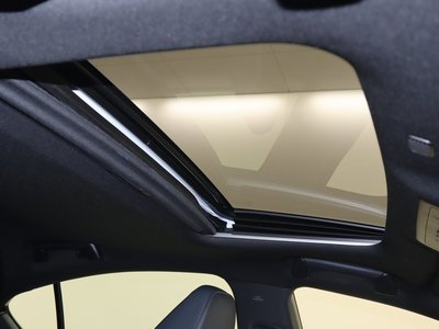 صورة 4 لـ 2023 Lexus IS