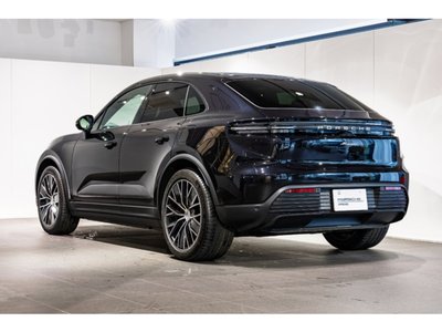 PORSCHE MACAN - 2