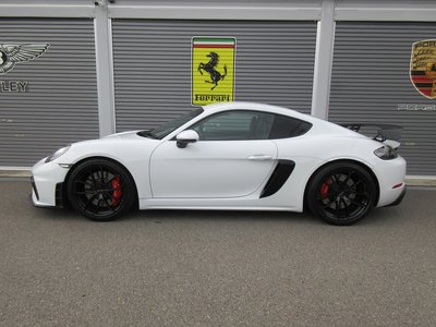 PORSCHE 718 CAYMAN - 8