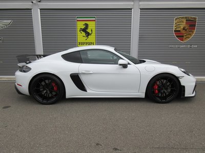 PORSCHE 718 CAYMAN - 9