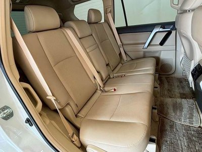 TOYOTA LAND CRUISER PRADO - 10