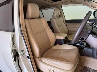 TOYOTA LAND CRUISER PRADO - 9