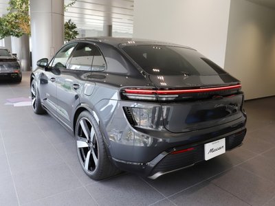 2025 Porsche MACAN 照片 8