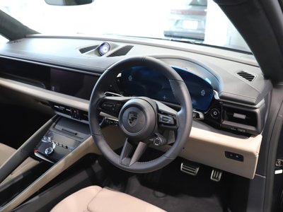 2025 Porsche MACAN — миниатюра 13