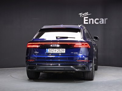 AUDI Q8 - 4