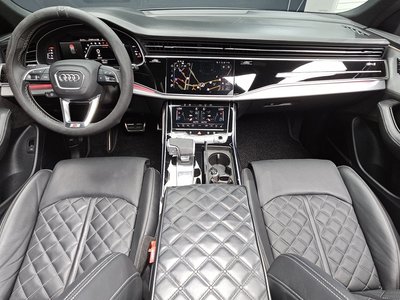 AUDI Q8 - 5
