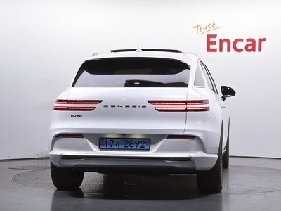 GENESIS ELECTRIFIED GV70 - 4