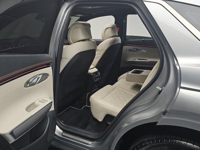 2025 Genesis GV70 — миниатюра 18