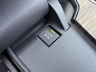 TOYOTA LAND CRUISER 300 - 7