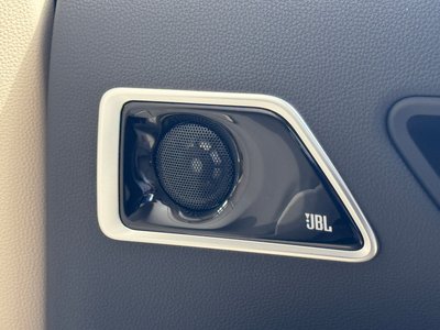 TOYOTA LAND CRUISER 300 - 10
