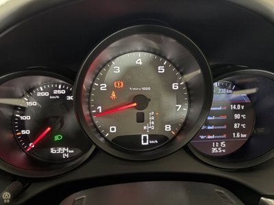 صورة 15 لـ 2017 Porsche 718