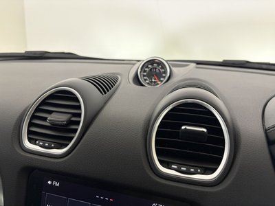 صورة 16 لـ 2017 Porsche 718