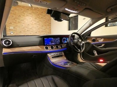 MERCEDES-BENZ E-CLASS - 8