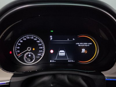 صورة 8 لـ 2023 Genesis GV70