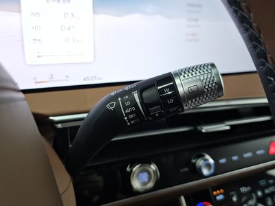 2024 Genesis GV70 thumbnail 22