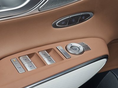 2024 Genesis GV70 thumbnail 30