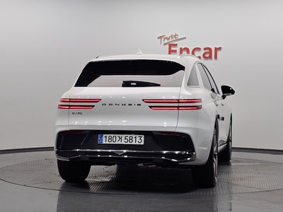 صورة 4 لـ 2024 Genesis GV70