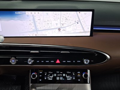 2024 Genesis GV70 thumbnail 23