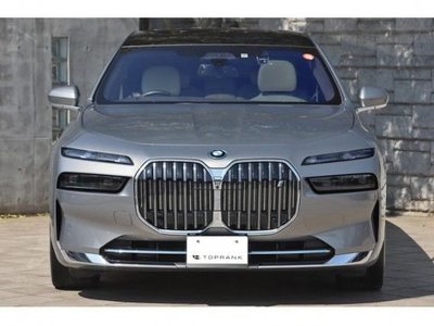 BMW I7 - 4