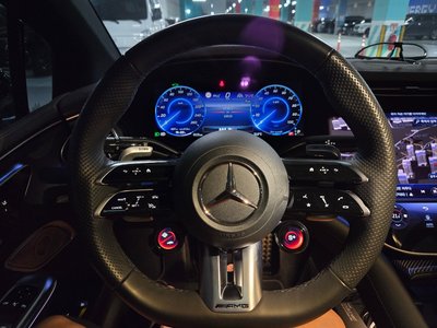 MERCEDES-BENZ EQE - 8