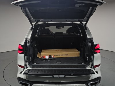 2025 BMW X5 — миниатюра 26