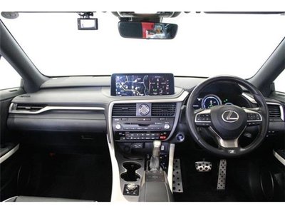 2020 Lexus RX — миниатюра 17