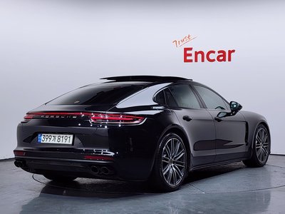 PORSCHE PANAMERA - 3