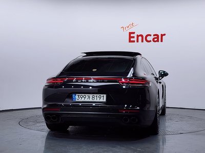 PORSCHE PANAMERA - 4