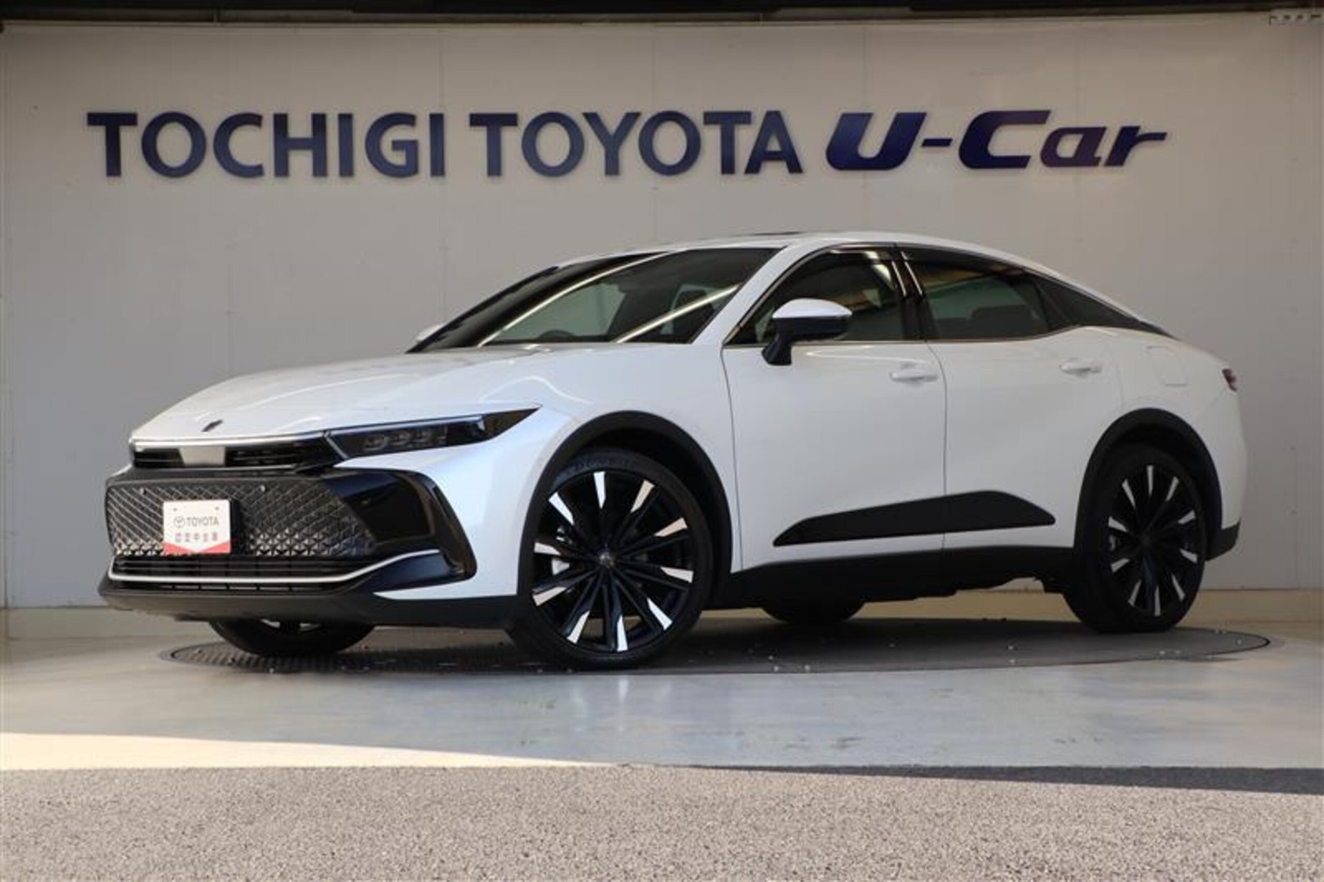 TOYOTA CROWN CROSSOVER - View 1