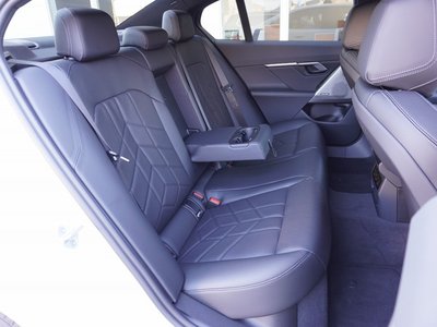 صورة مصغرة 41 لـ 2026 BMW 5 SERIES