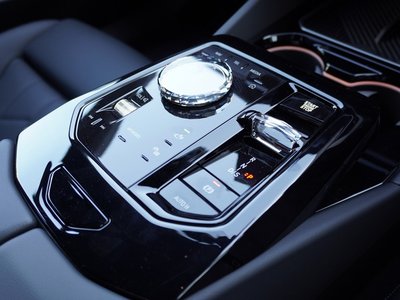 صورة مصغرة 29 لـ 2026 BMW 5 SERIES