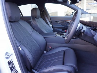 صورة مصغرة 32 لـ 2026 BMW 5 SERIES