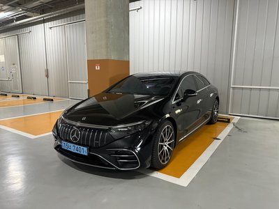 MERCEDES-BENZ EQS