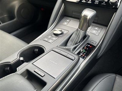 LEXUS IS - 9