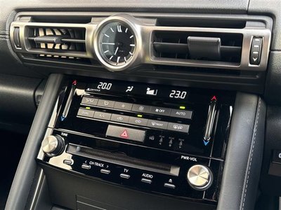 LEXUS IS - 8