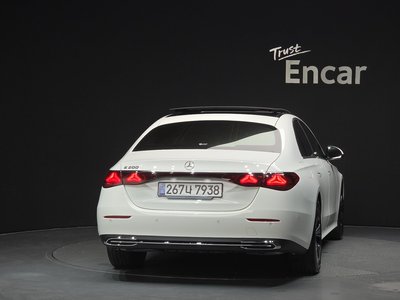 MERCEDES-BENZ E-CLASS - 3