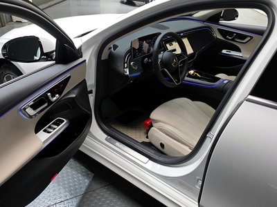 MERCEDES-BENZ E-CLASS - 10