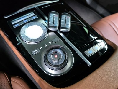 GENESIS G80 (RG3) - 9