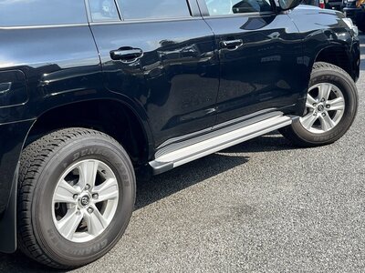 TOYOTA LAND CRUISER 200 - 6