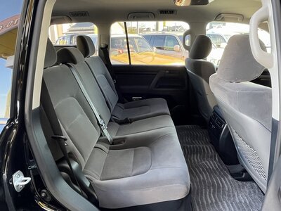 TOYOTA LAND CRUISER 200 - 8