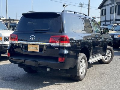 TOYOTA LAND CRUISER 200 - 3