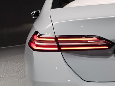 صورة 10 لـ 2025 BMW 5 SERIES
