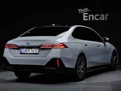 صورة 4 لـ 2025 BMW 5 SERIES
