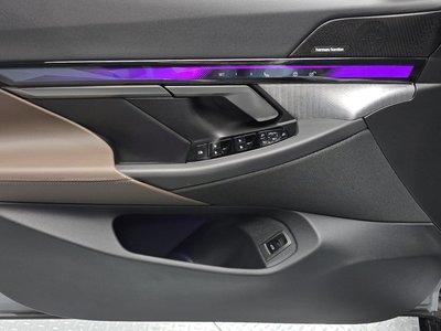صورة مصغرة 14 لـ 2025 BMW 5 SERIES